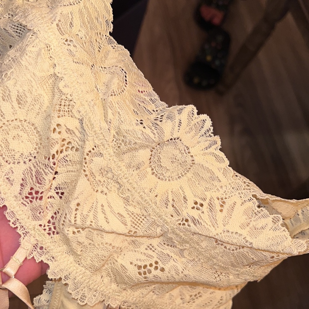 Aerie yellow daisy lace bralette - Picture 5 of 6